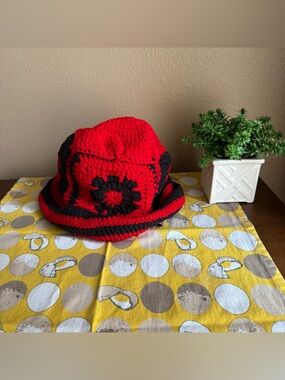 Vintage look crocheted grandma square hat